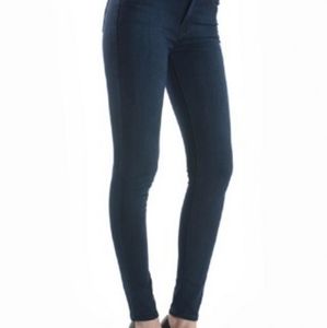 High waisted black skinny jeans
